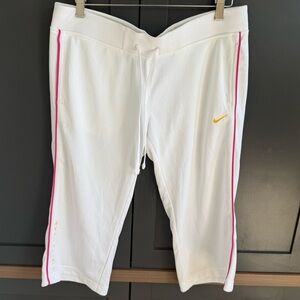 Nike LIVESTRONG Crop Pants • M